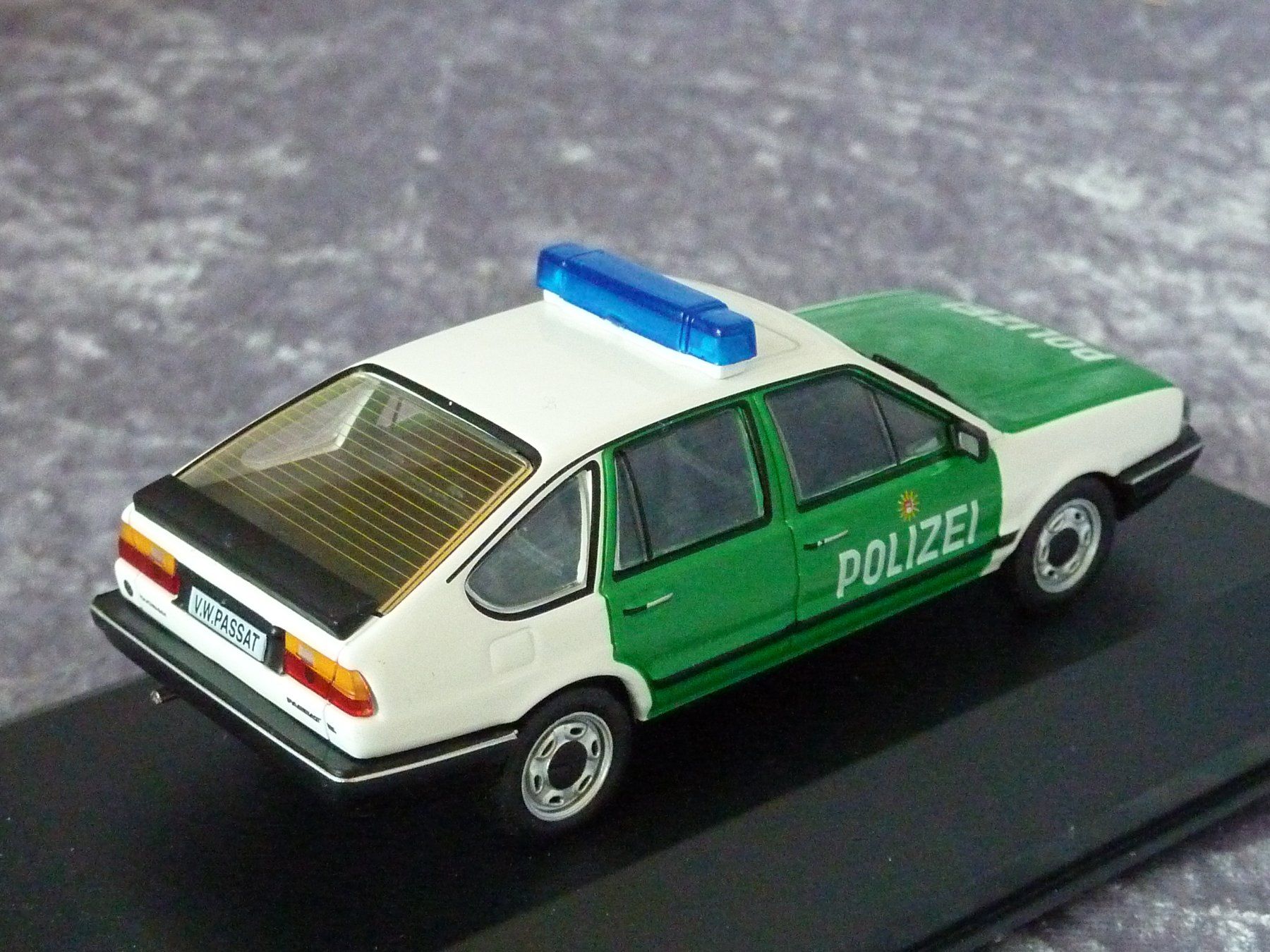 Volkswagen Modellini d'auto: VW Passat B2 Polizei 1:43 – Nuovo (secondo la descrizione) da Dürrenäsch venduto da modellautos4you 5