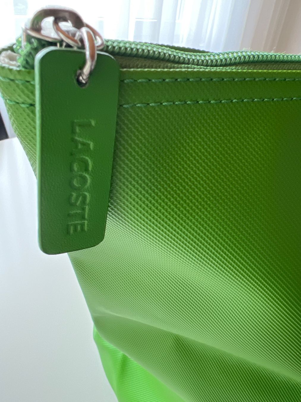 Lacoste Sacs femmes: Lacoste Tasche mit Brasilien Flagge – D'occasion à Chur par van_hnc6 9