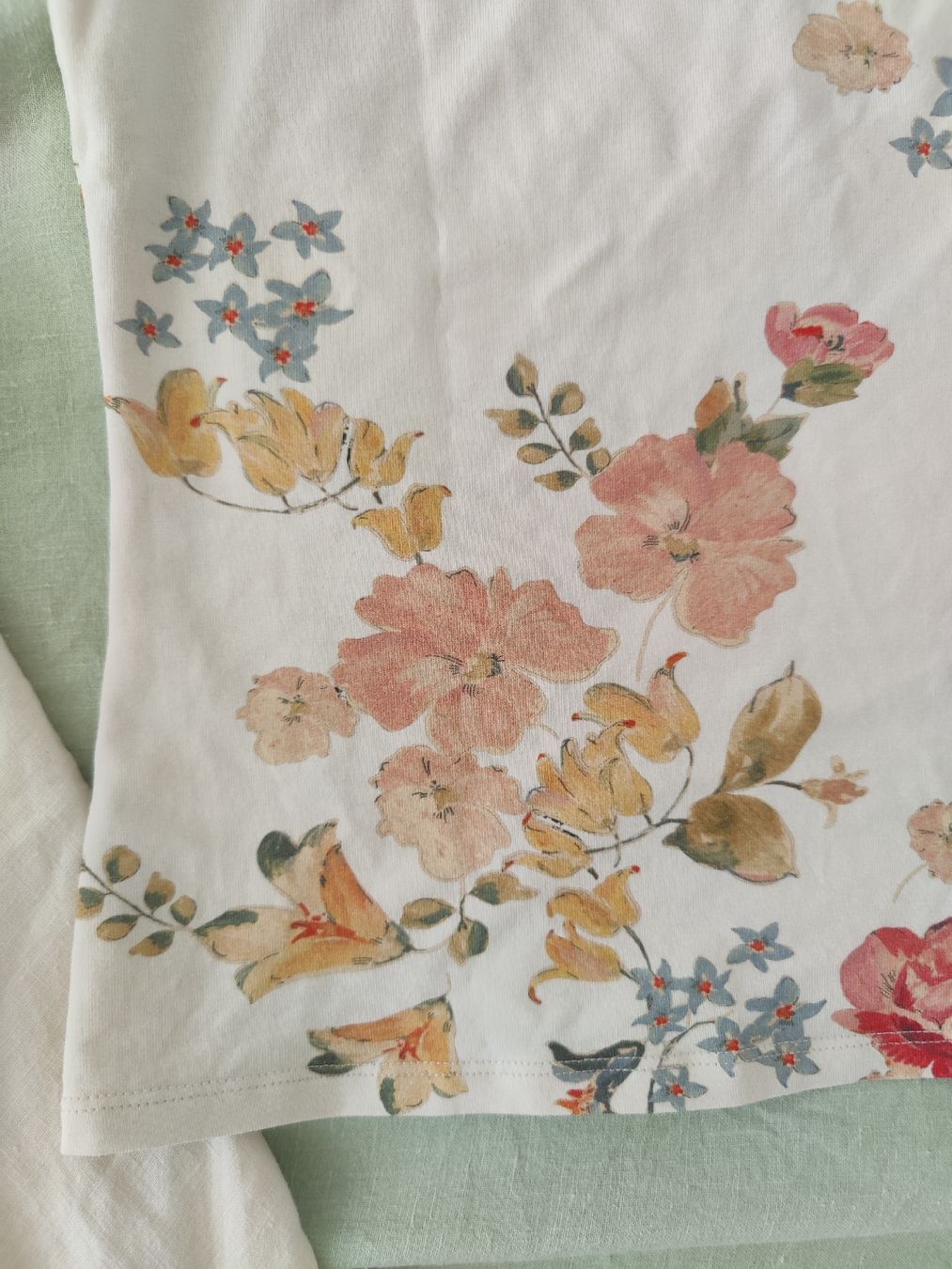 Sezane T-shirts: sezane calvi print tee shirt size S – D'occasion à Horgen par nfo_8dpy 1