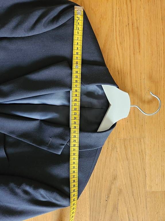 Jacken: Navy Blazer Wolle mit silber Knöpfen 46/S – Gebraucht aus Basel von nav_h662 1