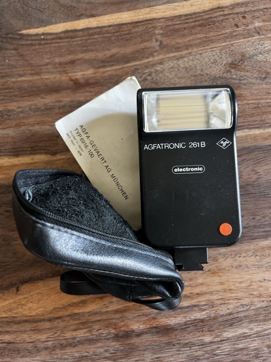 Agfa Flash: AGFA Agfatronic 261 B Blitz – Usato da Aefligen venduto da Oliclusive