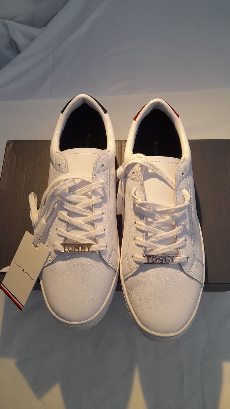Tommy Hilfiger Scarpe da uomo: Tommy Hilfiger, baskets blanches, Taille 39, Neuves! – Nuovo e nell'imballaggio originale da st.gallen venduto da The_Rag_Picker. 2