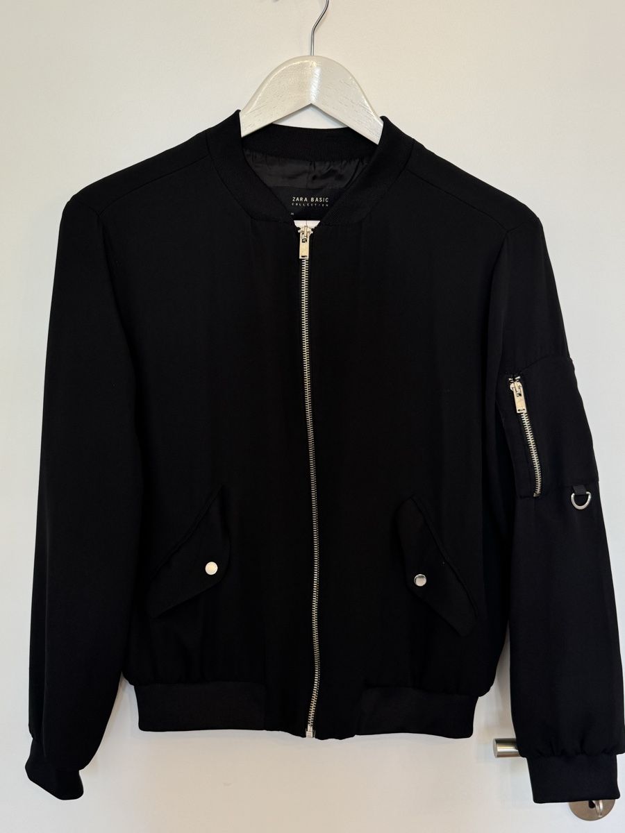 Zara Vestes: Zara Basic leichte Übergangsjacke schwarz (S) – D'occasion à Triesen par antonellaaa_