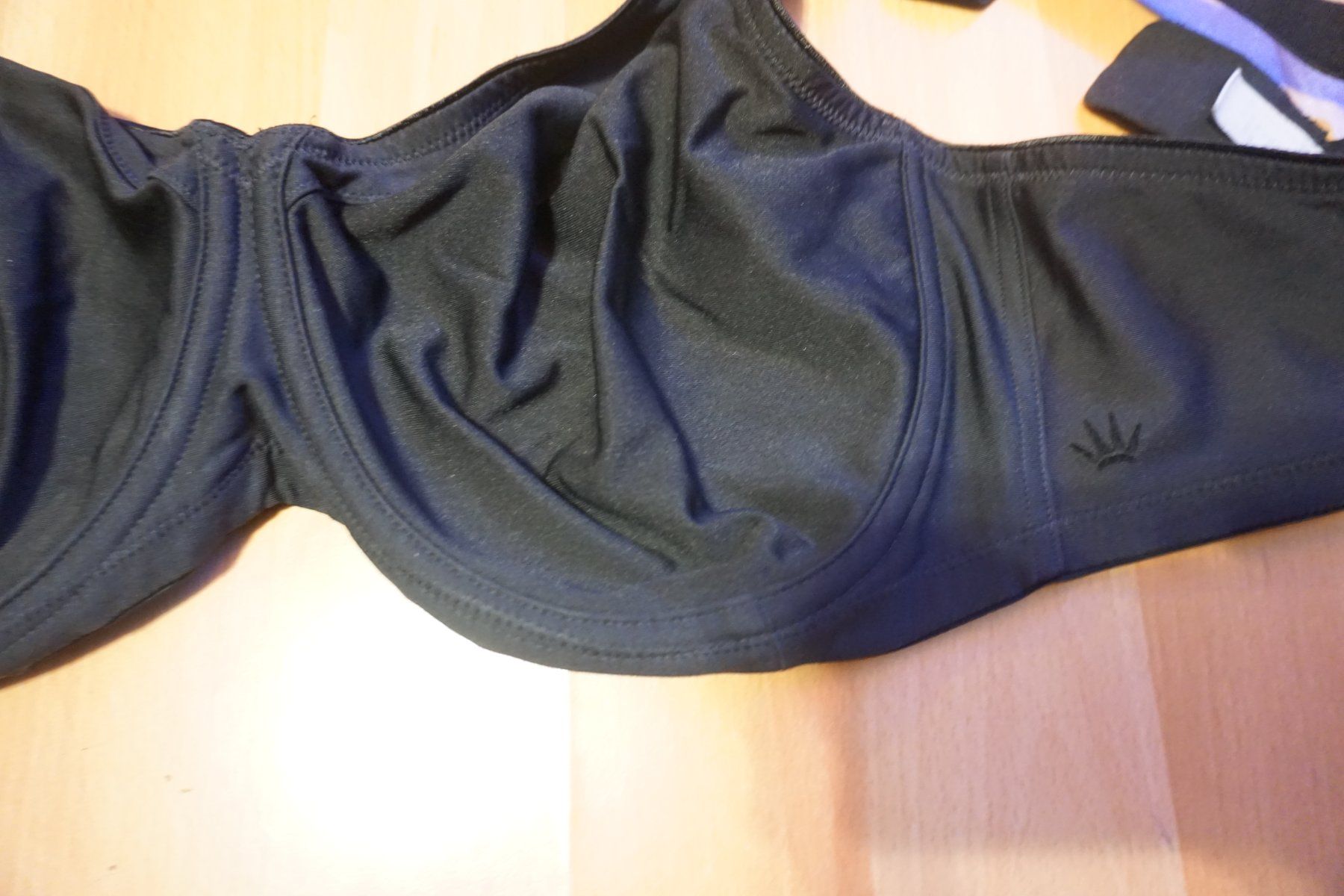 Triumph Autres dessous: Triumph BH Schwarz, Grösse 90C – D'occasion à Zürich par einalemjena 1