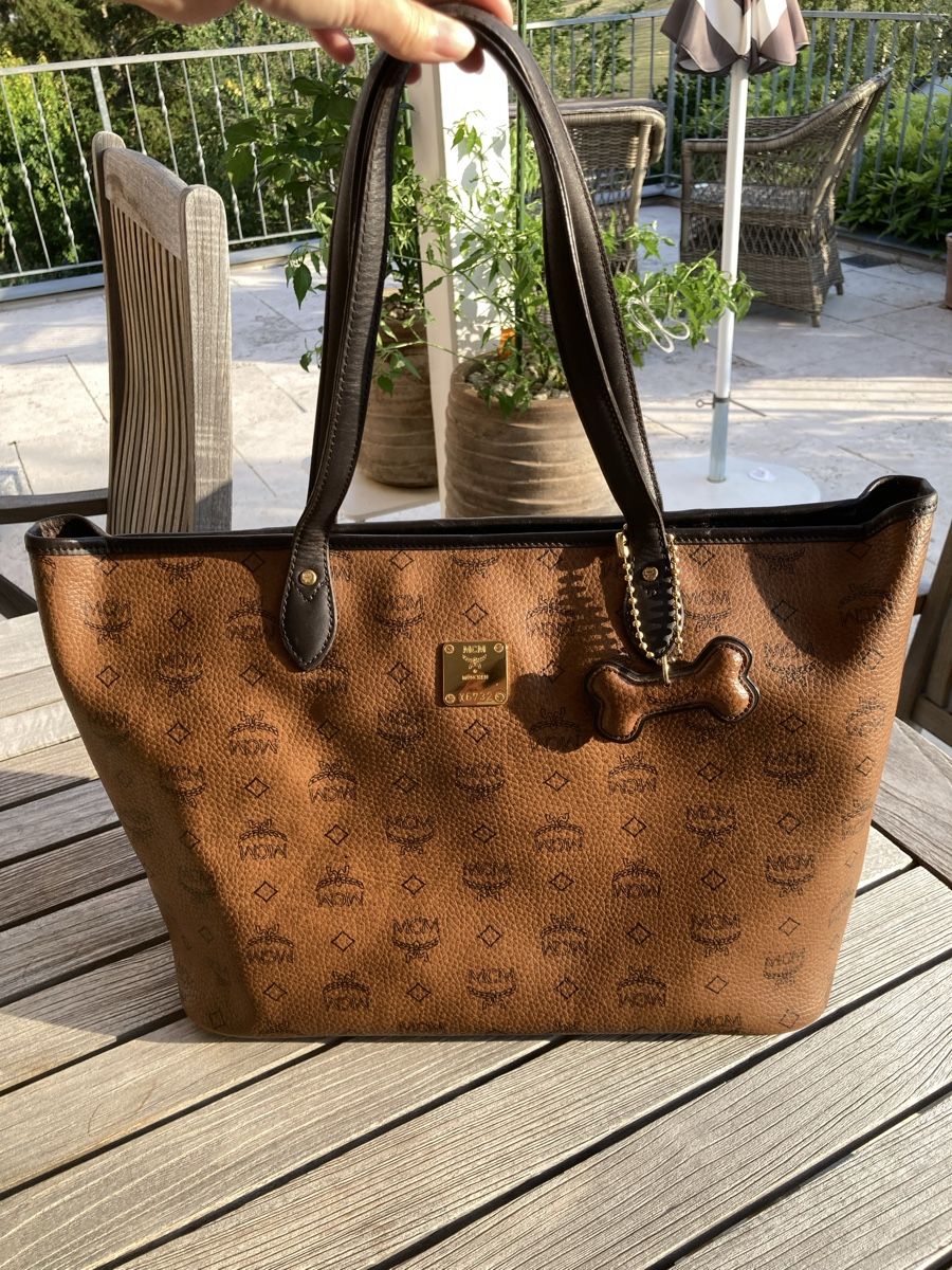 Mcm Taschen für Damen: MCM Tasche Braun mit Dogbone Anhänger – Gebraucht aus Niederdorf von Anderlemon 1