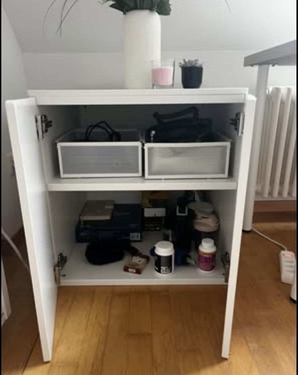 Schränke: White Sideboard Cabinet, 2 Doors, Great Condition – Neu (gemäss Beschreibung) aus Zürich von pat_6kyx 1