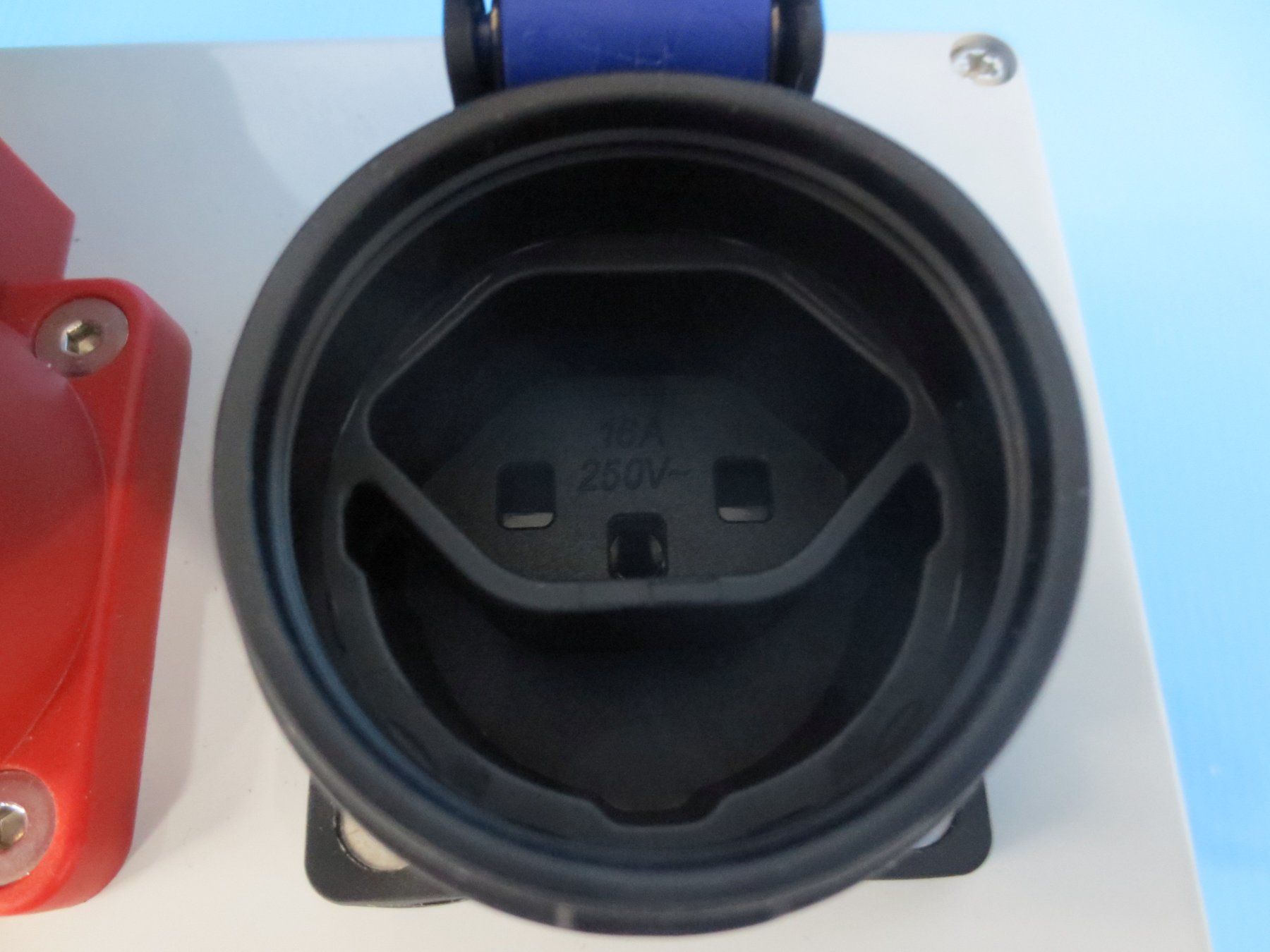 Stromzufuhr: 10m Stromverteiler CEE 16A + Steckdosen CEE 16A, T23, Schuko – Neu (gemäss Beschreibung) aus Sulz LU von Elektrofachverkauf 6