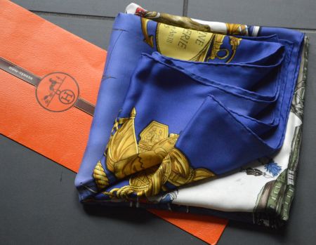 Seidenschal Hermès Marine et Cavalerie  foulard en soie