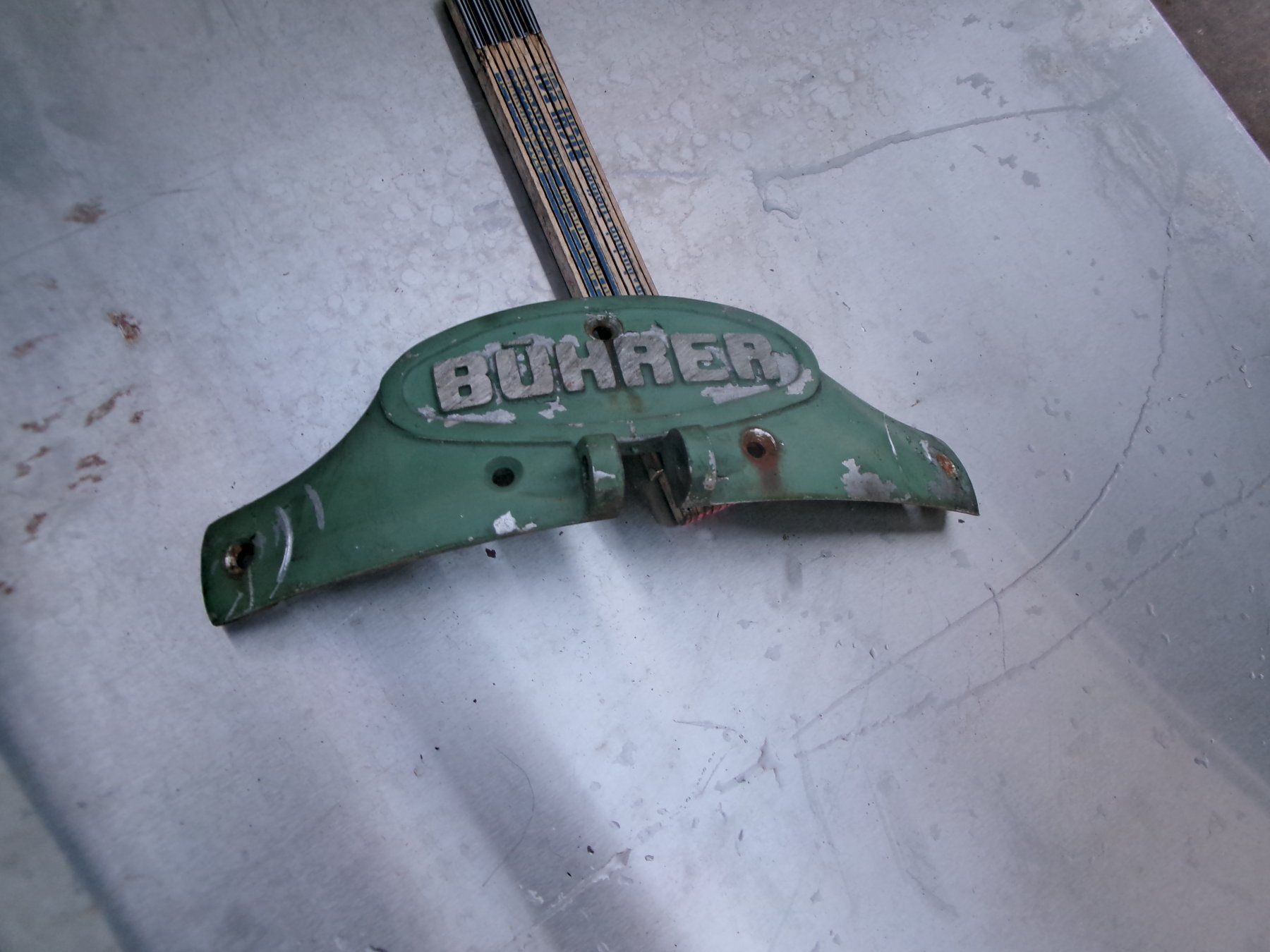 Bührer Trattori: Bührer -Traktoren  -Motorhauben -Emblem – Usato da Eschenbach SG venduto da GM-29