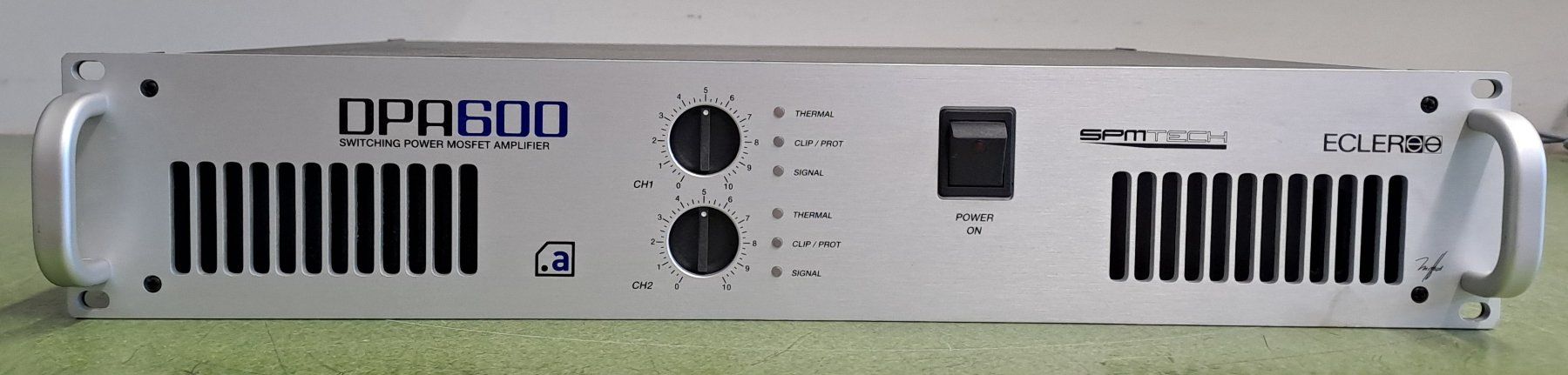 Amplificateurs: Endstufe ECLER DPA600 – D'occasion à Niederuzwil par Waedi1 1