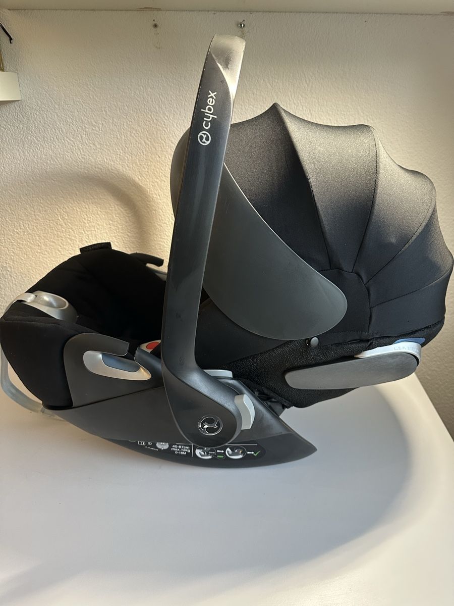Cybex Sièges auto: CYBEX Babyschale CLOUD Z i-SIZE – D'occasion à Biel-Bienne par levante14