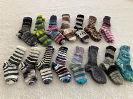 1 Paar neue handgestrickte Babysocken ab Geburt zur Auswahl