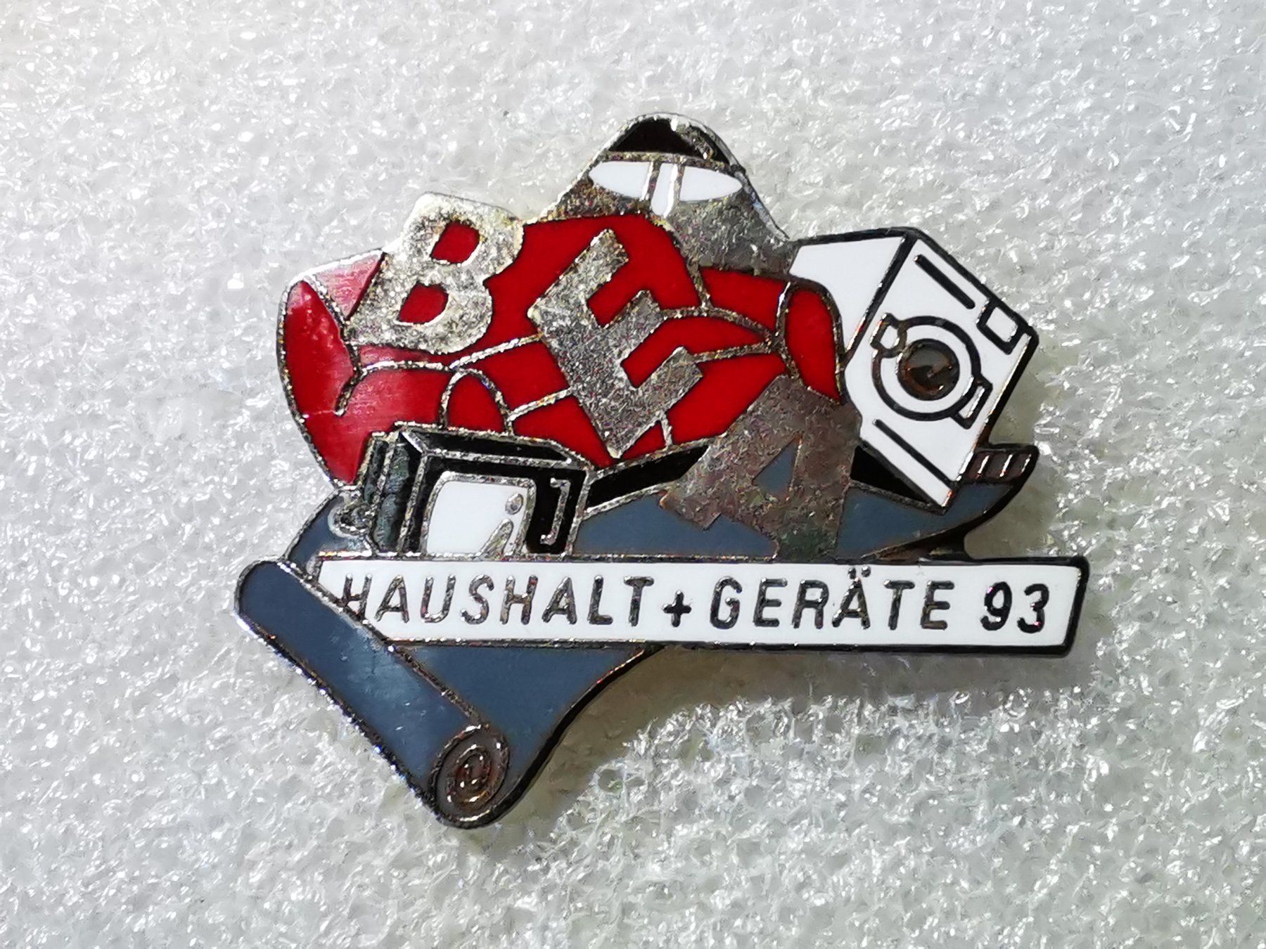 Placchette & Badge: Ansteckpin 28: Bea 1993 – Usato da Oppligen venduto da Pin-Fall-Shop