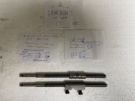 Schäublin Spindel klein / 2 Spindel mit Trapezgewinde