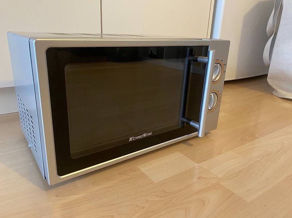 Appareils de cuisine: Mikrowelle Technostar 700 Watt – D'occasion à Maur par timmy64 1