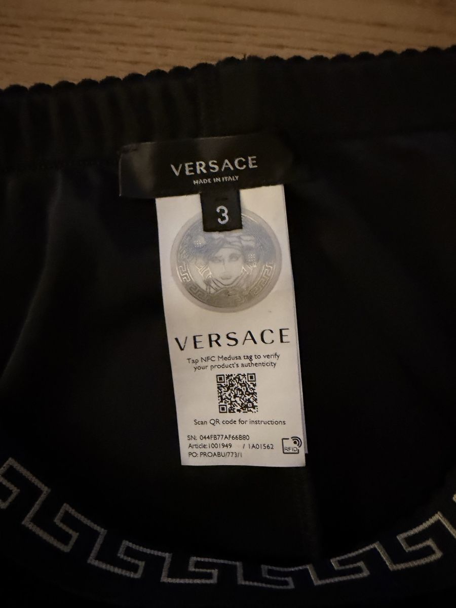 Versace Pantaloni: Schöne Versace Hosen Samt – Usato da Jona venduto da HappyHappyHappyHappy 3