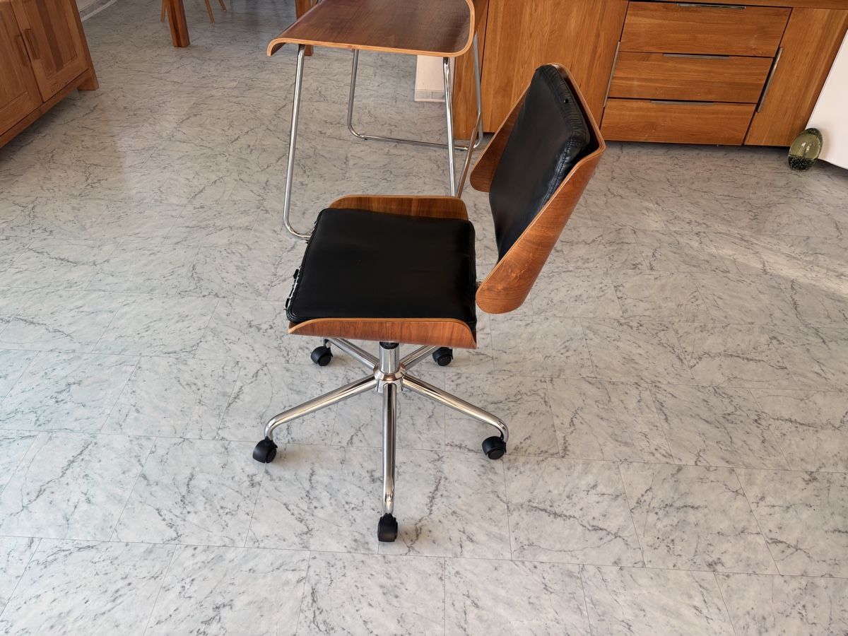 Sedie: Wunderschöner Bürostuhl im Mid-Century-Stil. – Usato da Küsnacht ZH venduto da StuartJohnston 1