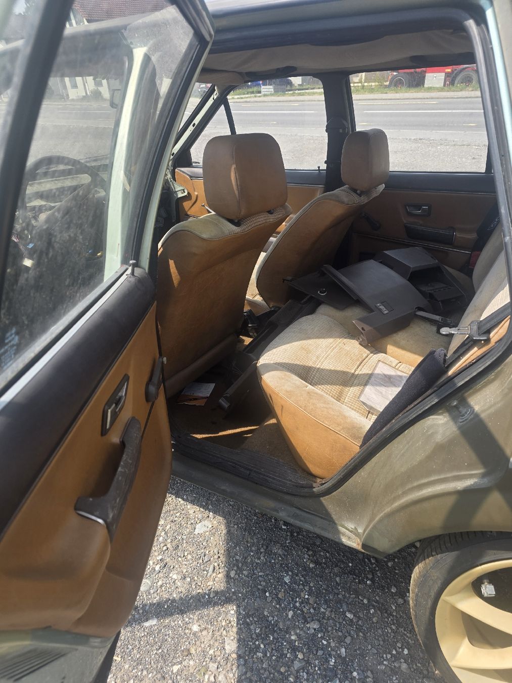 VW Autos: VW Santana – Gebraucht aus Hasle LU von Auctions_Hunters 4