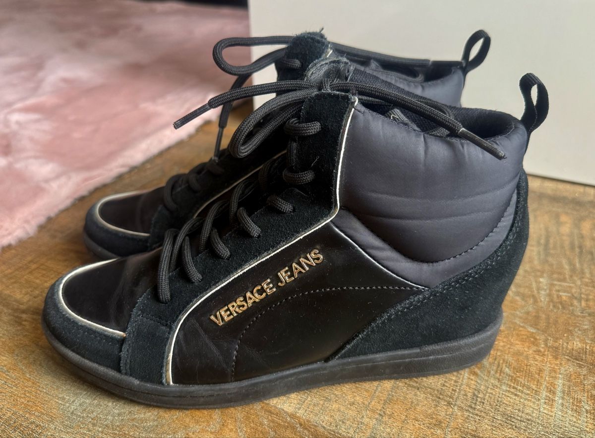 Versace Damenschuhe: Versace Jeans Damen Sneaker Gr. 38 – Gebraucht aus Lachen SZ von zsucard