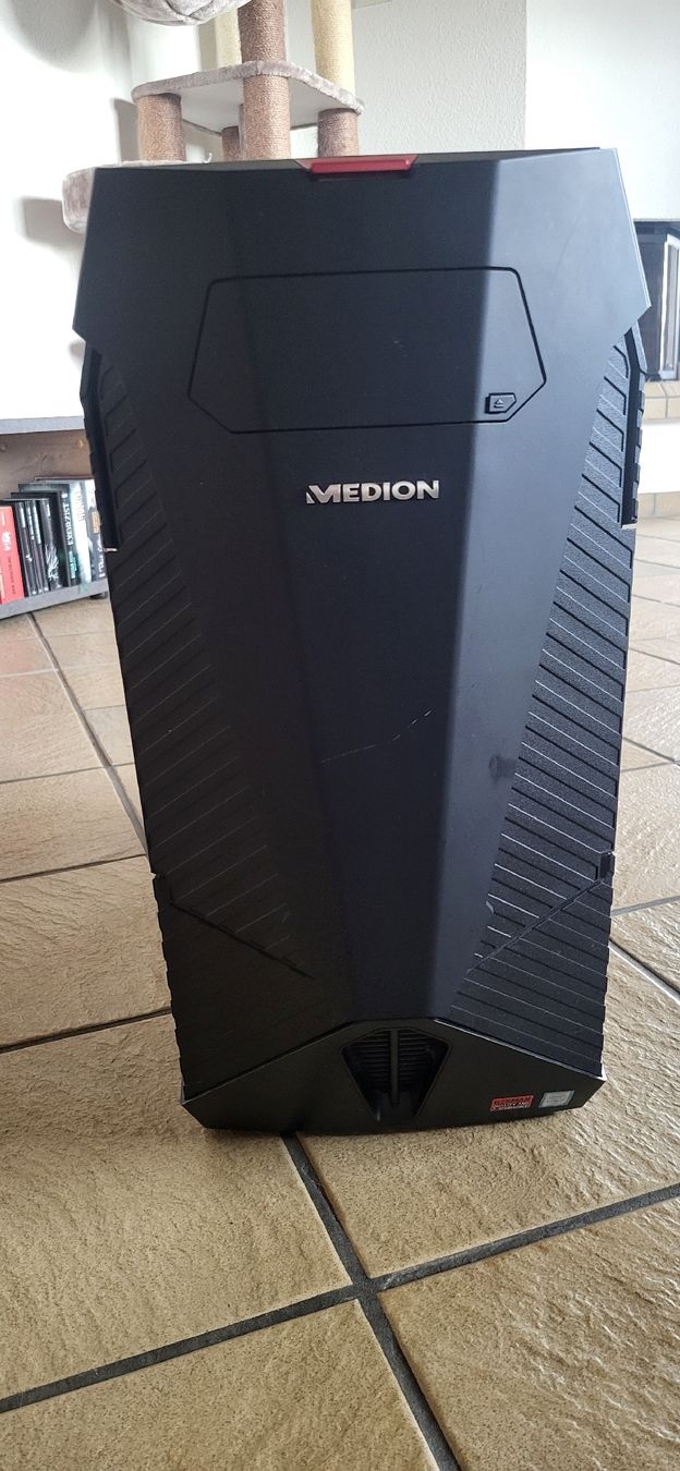 Medion PC: Medion Erazer Gaming-PC – Usato da Widen venduto da Blumencoolio