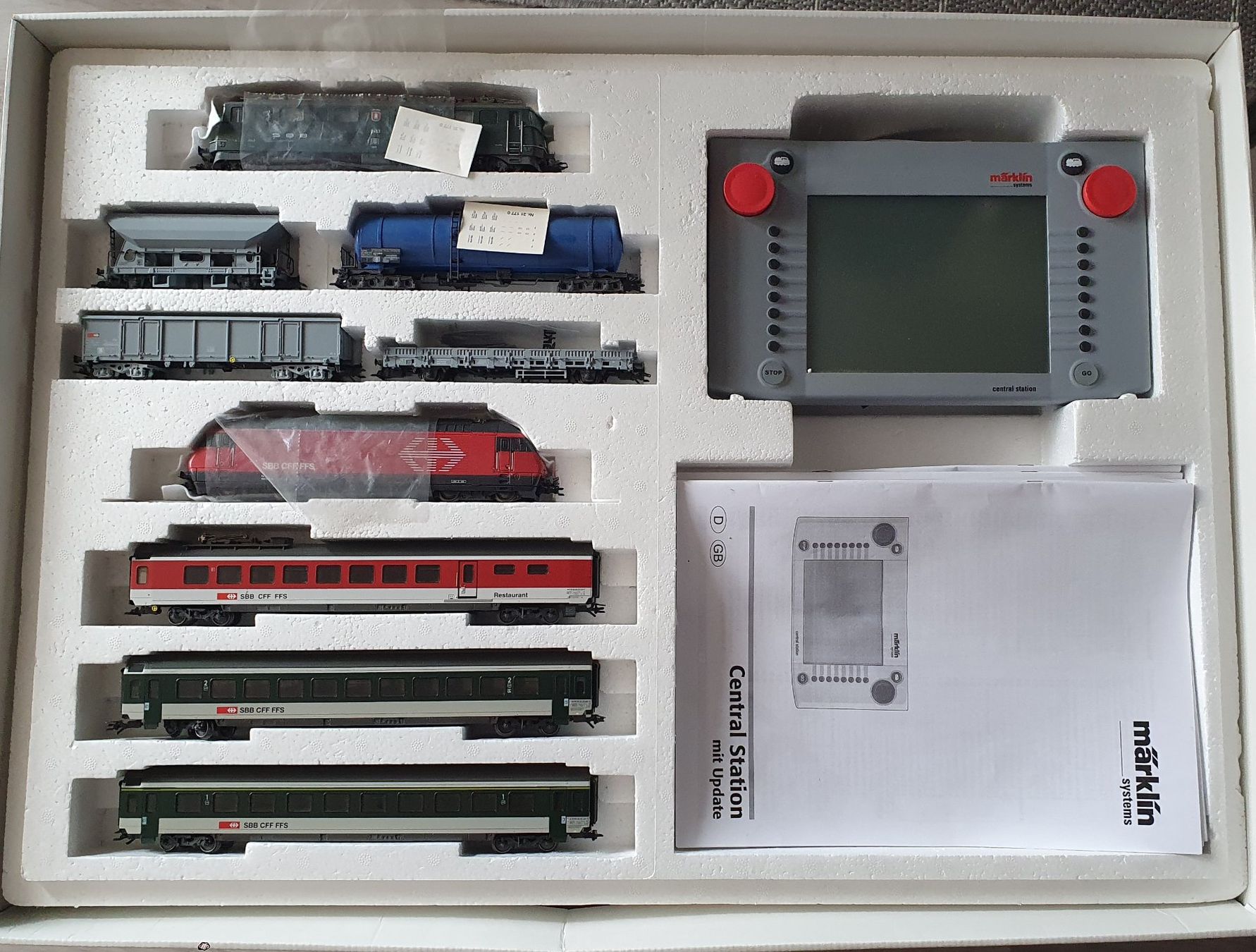 Märklin Modellini di ferrovie: MÄRKLIN: GROSSE SCHWEIZER DIGITAL-STARTPACKUNG 29851 OVP – Usato da Biglen venduto da taunus82