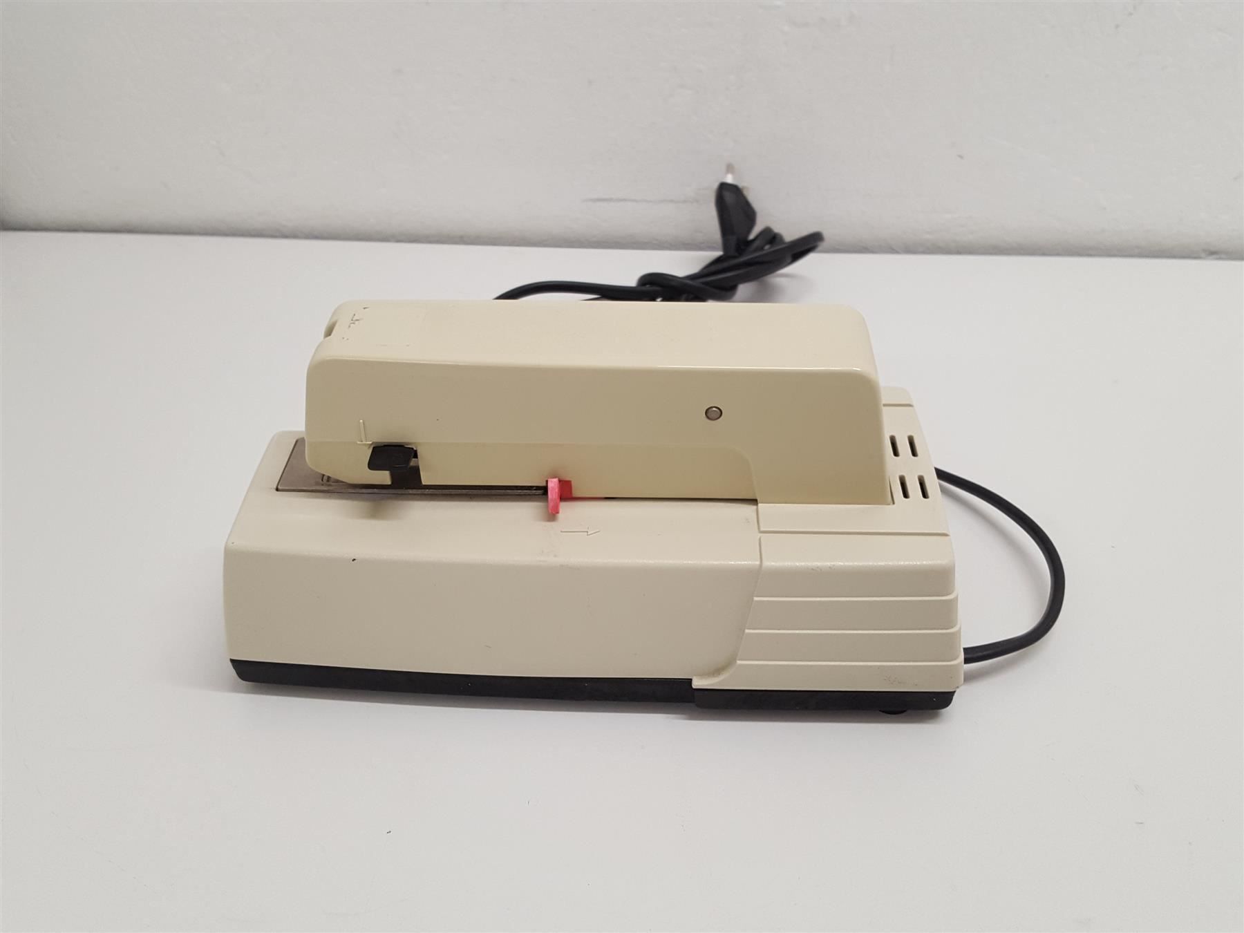 Macchine rilegatrici: Isaberg Rapid  90 Electric Bostitch – Usato da Niederdorf venduto da LeptonAG_Labor 1