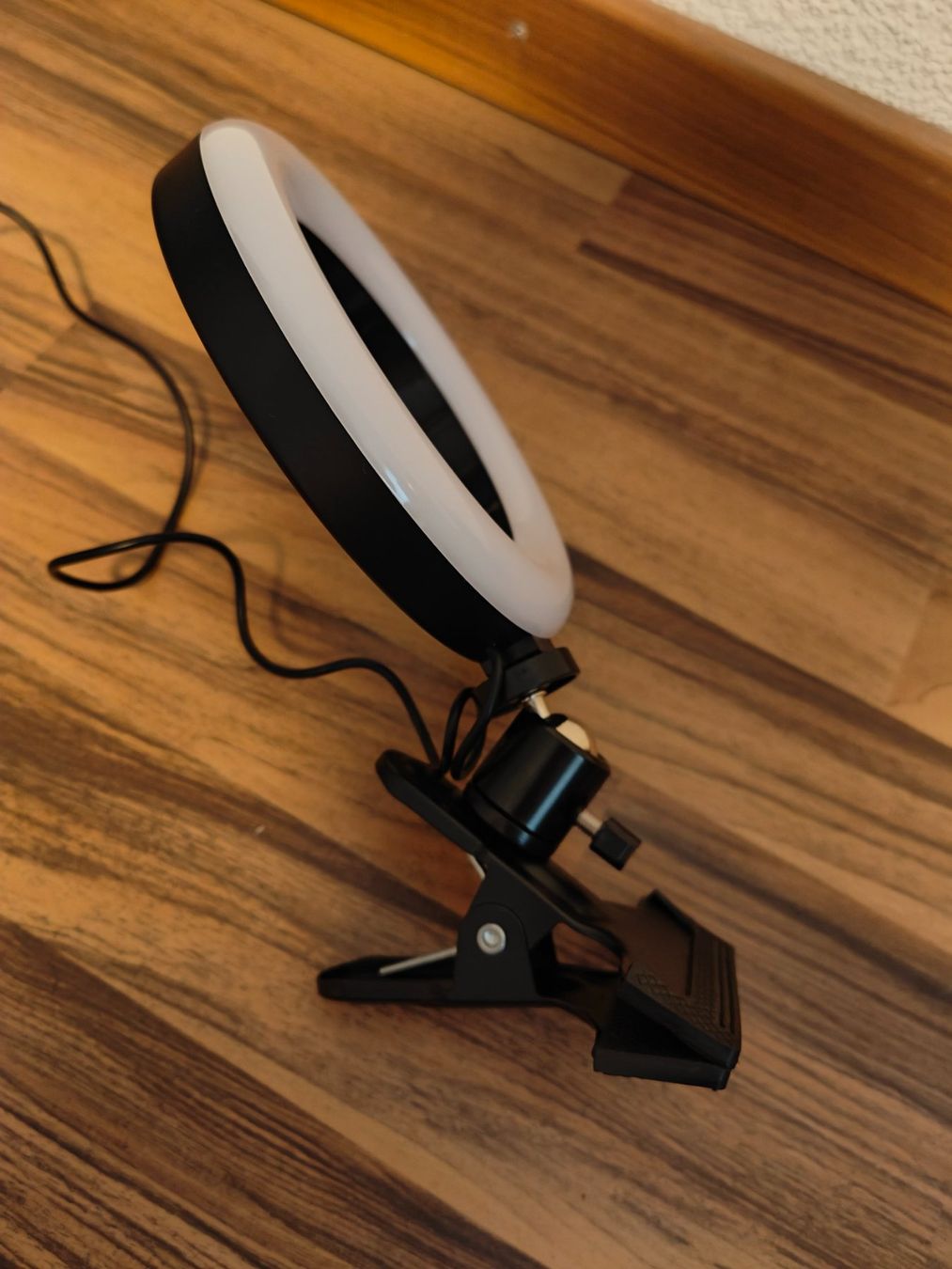 Lampen: Dimmbares Ringlicht mit Klemme & USB-Anschluss – Gebraucht aus Beinwil am See von stern_66 3