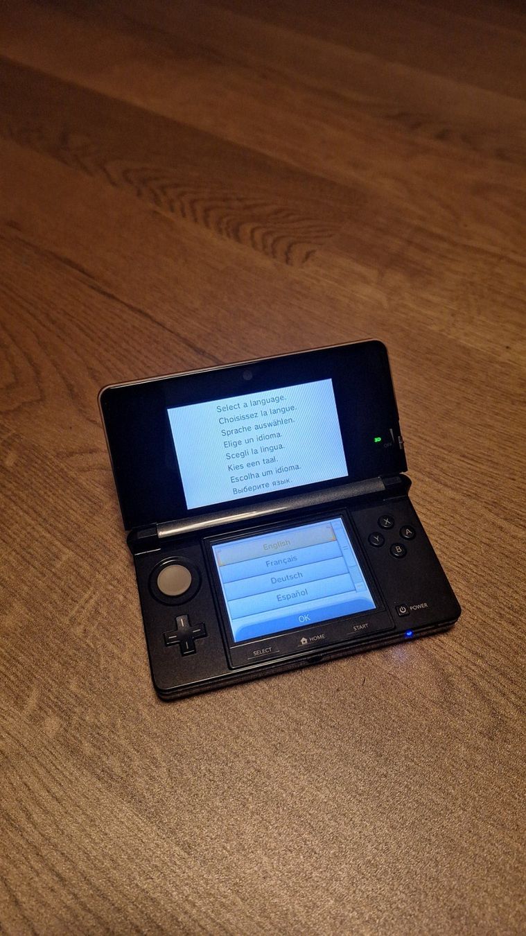 Nintendo Console: Nintendo 3DS Schwarz – Usato da Bachenbülach venduto da 4player4