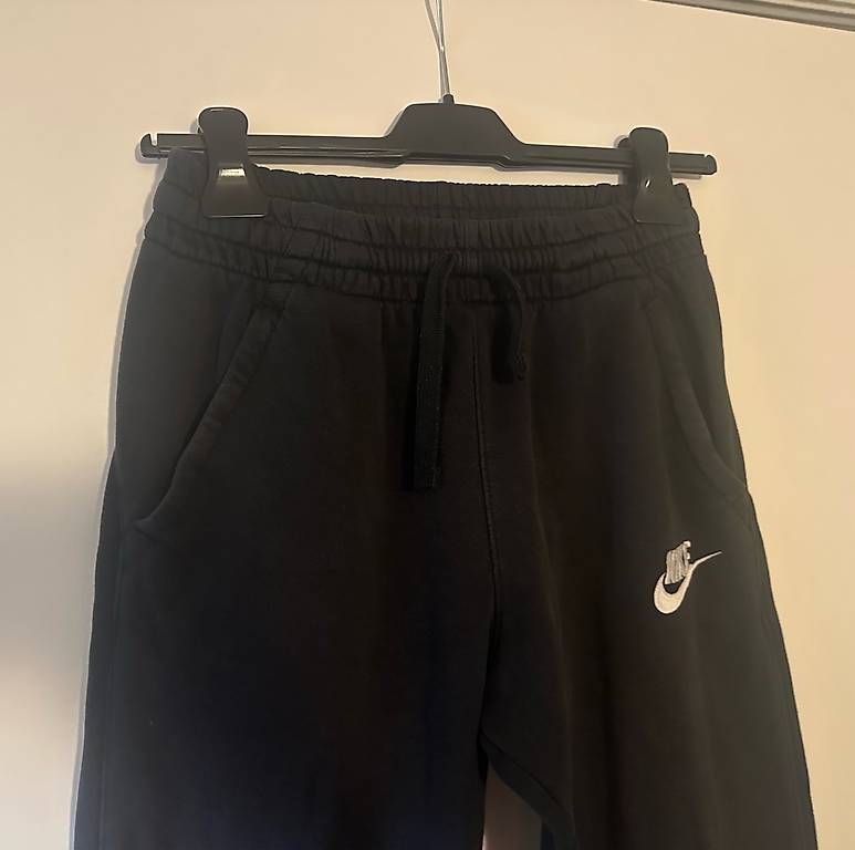 Nike Pantaloni: Original NIKE TRAINERHOSE. Gr. 160 cm – Usato da Flawil venduto da mar_9chb 1