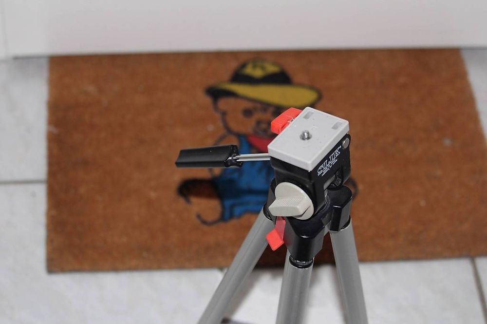 Treppiedi & Teste: Stativ – Usato da Grenchen venduto da juebo 2