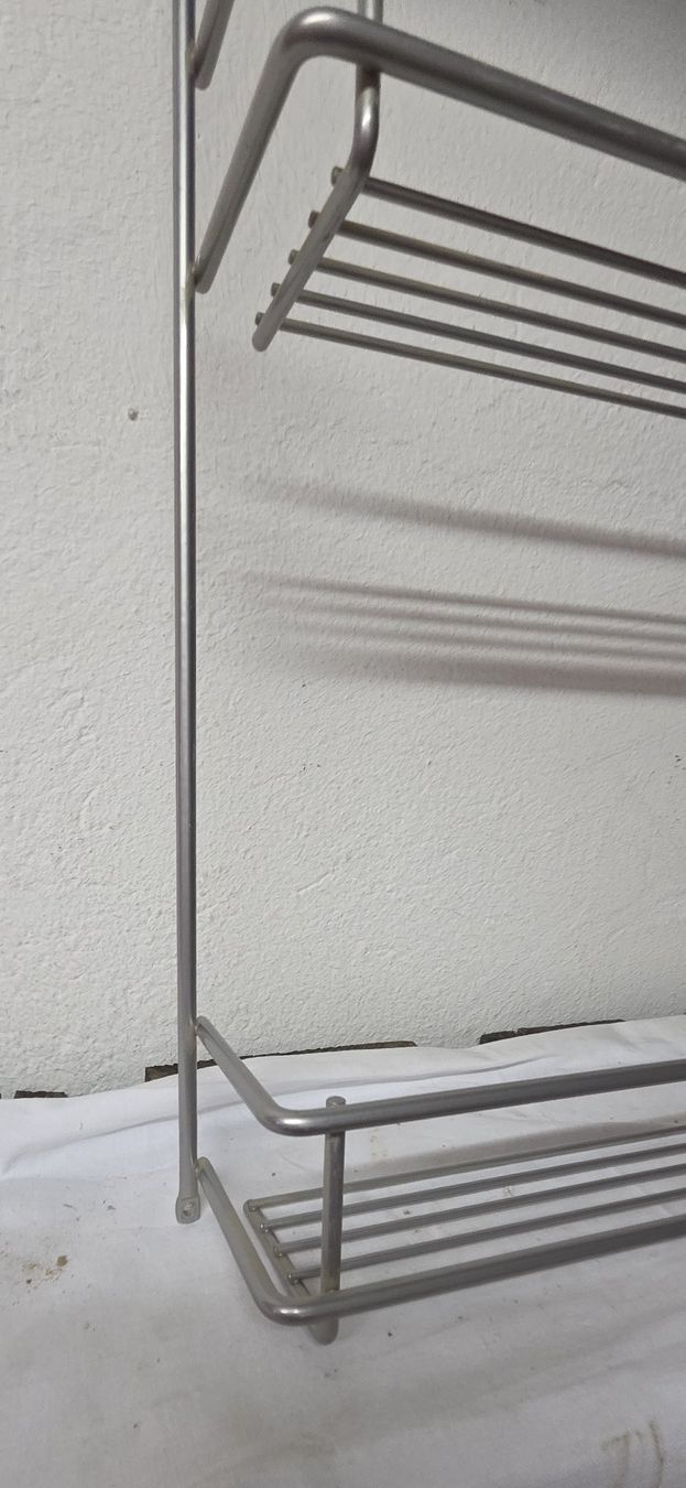 Regale: Metall Gestell Matt/Grau mit 3 Ablage Korb Plus Nr. 22 – Neu (gemäss Beschreibung) aus Niederbipp von Trude04 2