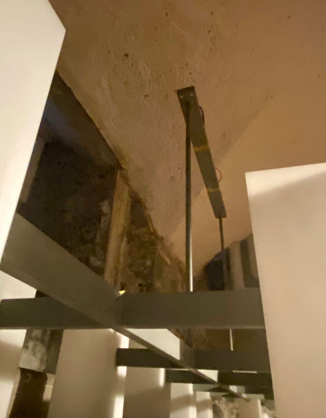 Lampadari & plafoniere: 12-armiger Industrieleuchter – Usato da Zürich venduto da Bovril125 6