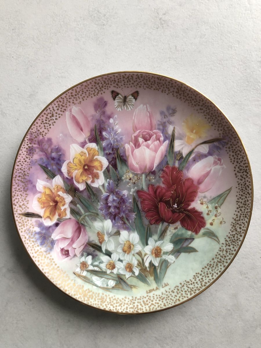 Teller: Teller 1991 Tulip Ensemble, by Lena Lii – Gebraucht aus Bassersdorf von 1Morgenrot