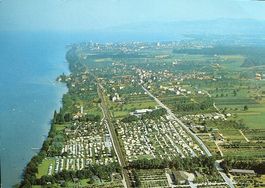 UTTWIL Flugaufnahme mit Strandbad und Campingplätzen
