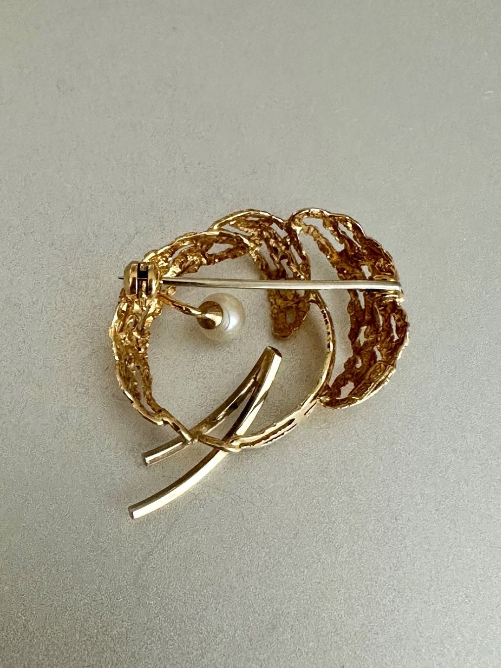 Spille & Fermagli: Wunderschöne 18 Karat Goldbrosche – Usato da Onex venduto da Antiqueshow 1