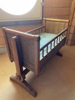 Antike Kinderwiege (Kinderbett) im Biedermeierstil