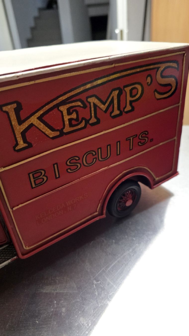 Alle Dekorationen: Blechauto Kemp's Biscuits rot Modellauto 34 cm lang – Gebraucht aus Felben-Wellhausen von vaja 4
