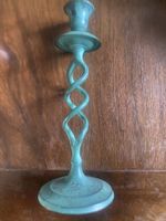 Vintage Kerzenständer aus Metall, gedreht, Patina Grün