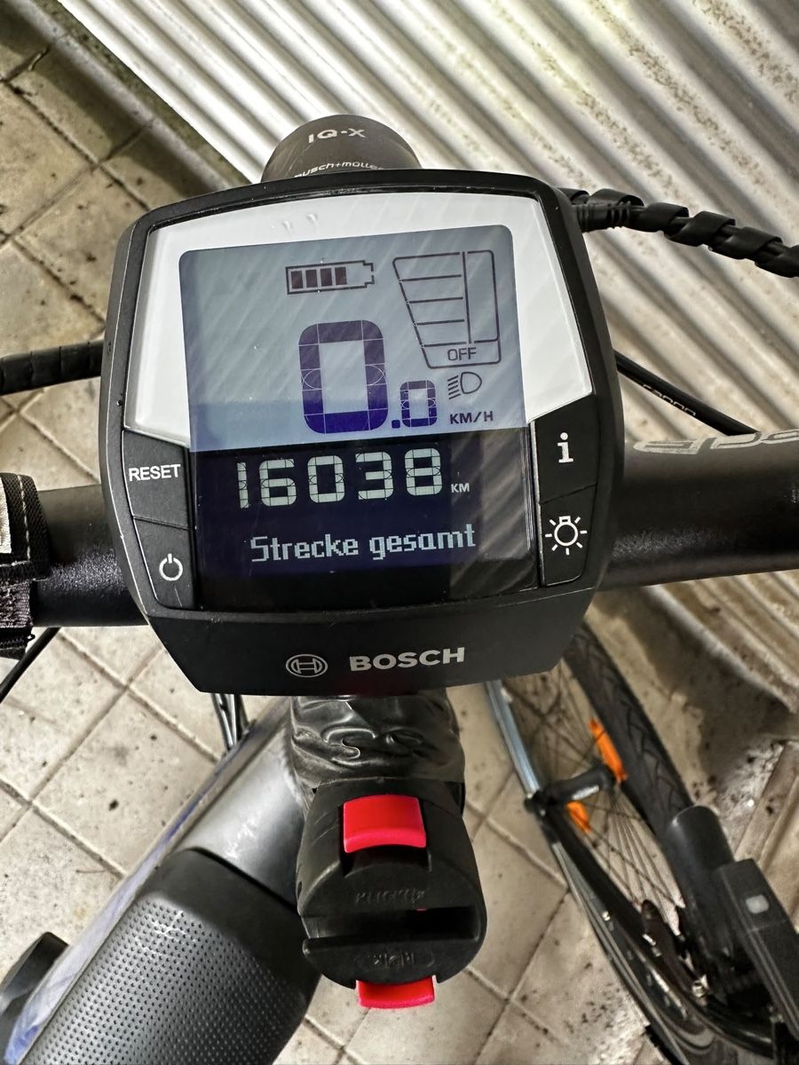 Riese & Müller Velos: E-Bike Riese&Müller – Gebraucht aus Chur von Sim7000 7