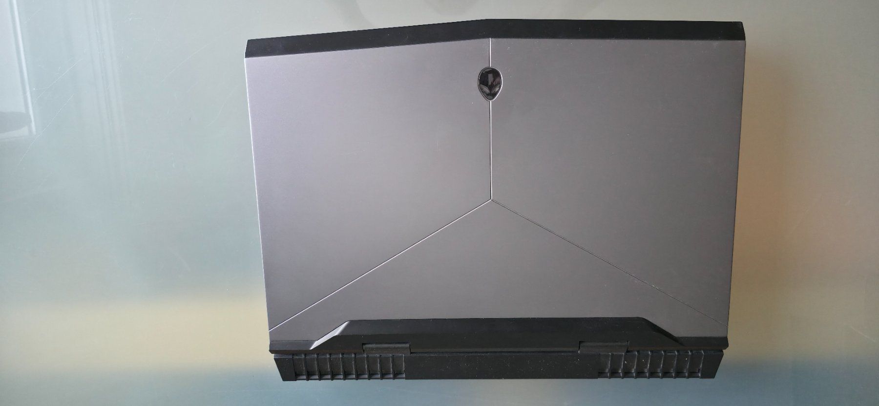 Alienware Notebooks: Alienware Gaming Laptop 17" R4 4K Display DEFEKT – Defekt aus Münchenbuchsee von volvofh16-660 1