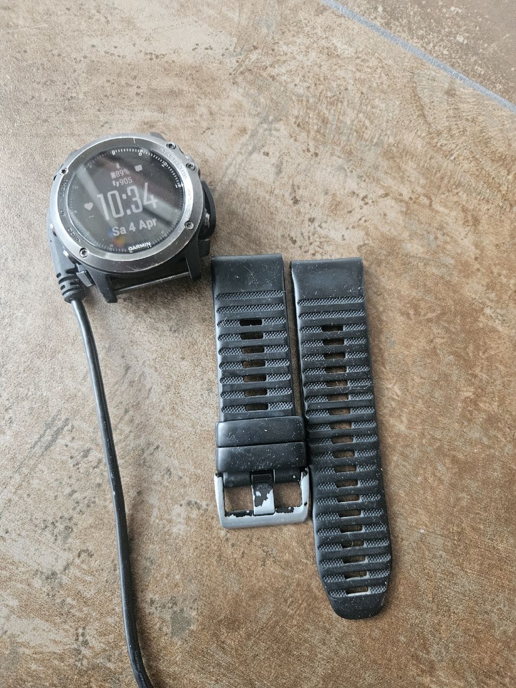 Garmin Smartwatch: garmin 3 hr sapphire edition – Gebraucht aus Watt von leo-micky