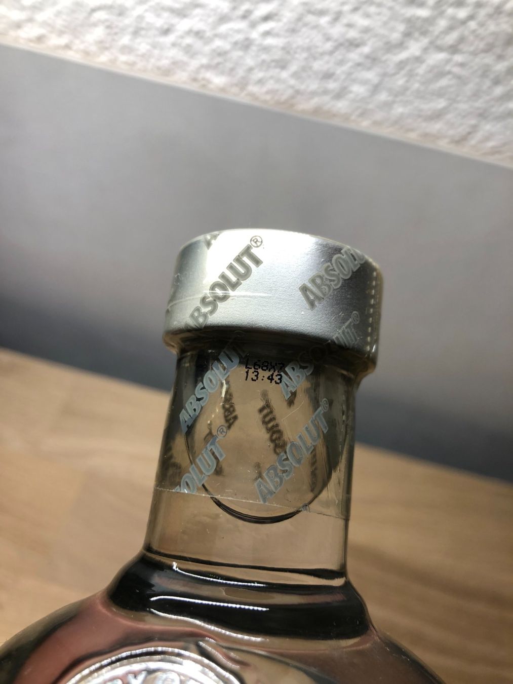 Absolut Vodka Spiritueux: ABSOLUT VODKA 700ML (ca. 2007) - Lot Code: L68X7 13:43 – Neuf avec emballage d'origine à Aarberg par umearocks 8