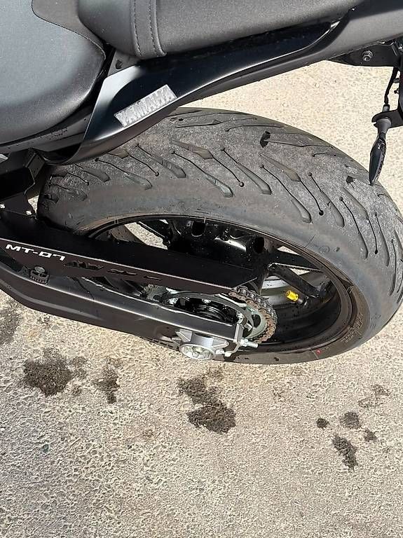 Strada: Yamaha MT-07, schwarz/gold – Usato da Visp venduto da ato_95bk 4