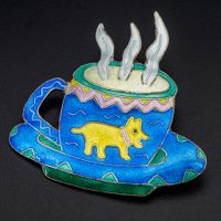 Vintage Brosche aus Silber und Emaille; Kaffeetasse