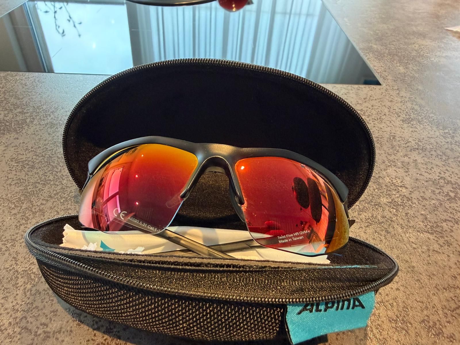 Alpina Brillen & Gläser: Sonnenbrille – Gebraucht aus Niederwil SG von schj-098 3