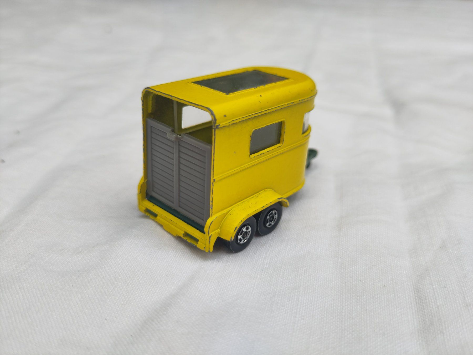 Matchbox Modellini d'auto: Matchbox Superfast No.43 "Pony Trayler" – Usato da Muttenz venduto da Laeckerlihamschter 1