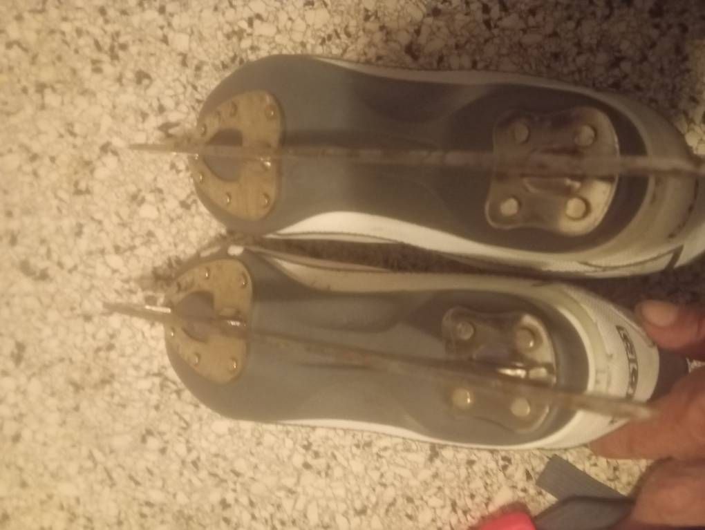 Pattini da ghiaccio: Damenschlittschuhe gr 40 – Usato da Basel venduto da Petergunn 2