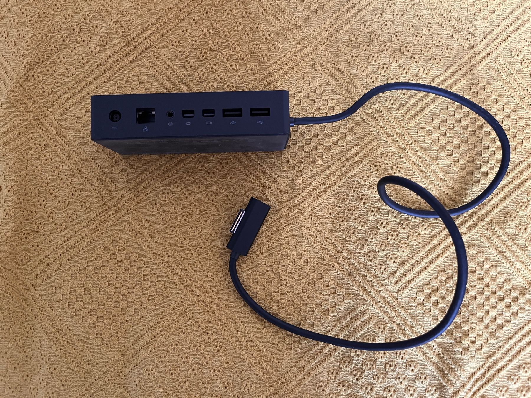 Microsoft Docking station: Microsoft Surface Dock für Surface Pro 3, 4, Book – Usato da Tagelswangen venduto da FreGa02 3