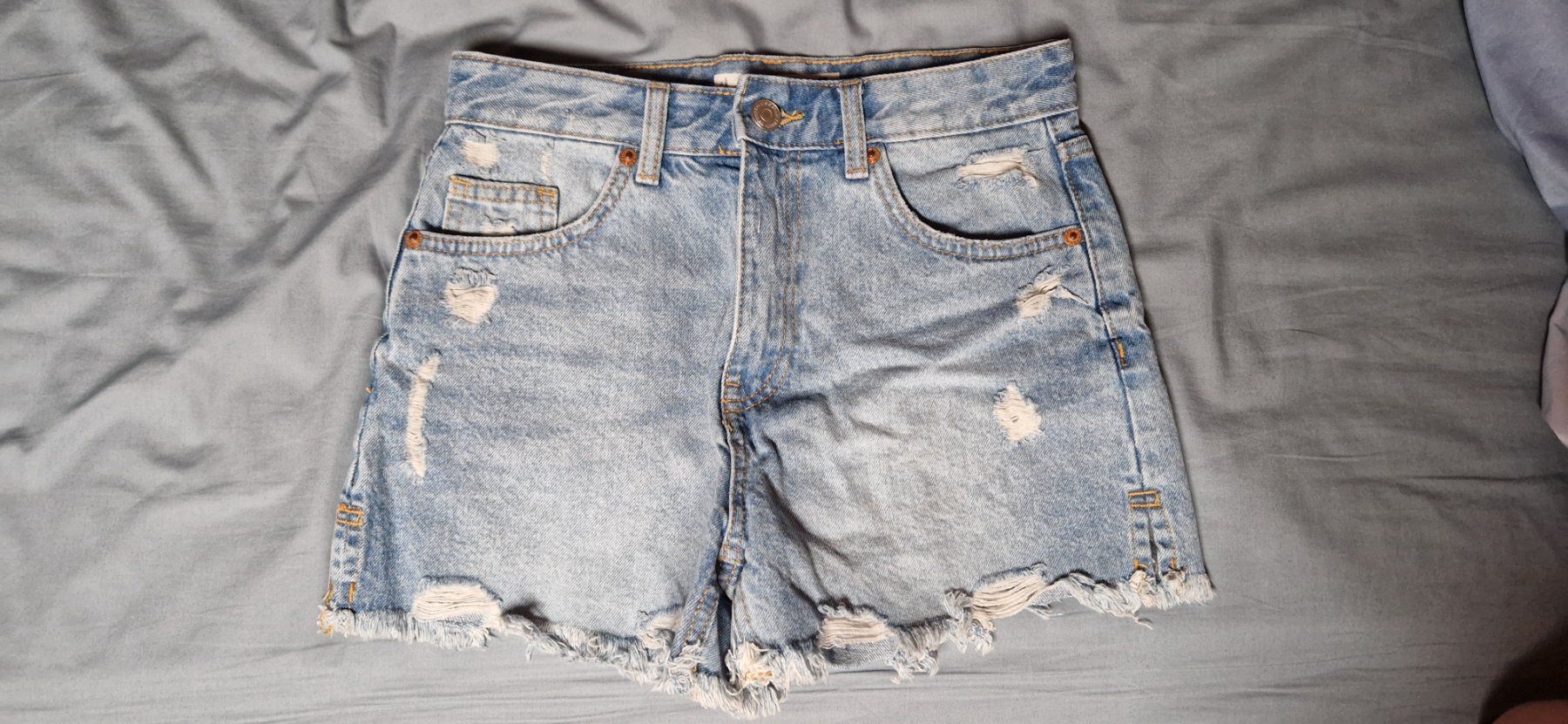 Hosen: Schöne Jeans-Sommershorts Neu – Neu (gemäss Beschreibung) aus Bubendorf von ang_b829
