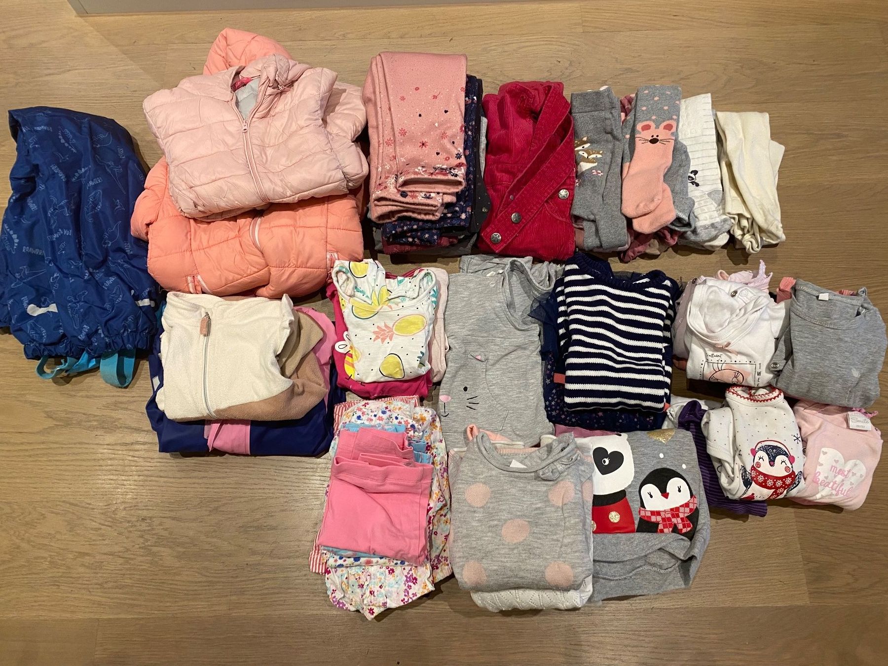 Lotti & Set di vestiti: Mädchen Kleiderpaket Grösse 86 – Usato da Alpnach Dorf venduto da Fengeli